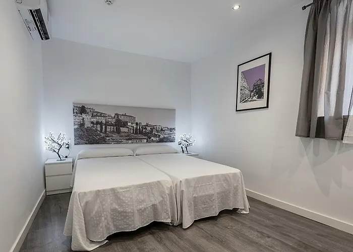 Appartement Turisticos Domus Seleqtia Plaza Mayor Caces