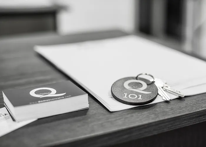 Turísticos Domus Seleqtia Plaza Mayor * Caces