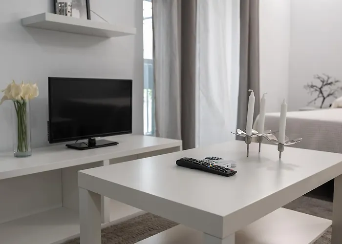 Turisticos Domus Seleqtia Plaza Mayor Caces